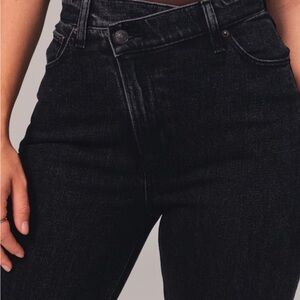 Curve Love Ultra High Rise 90s Slim Straight Jean black criss cross 24/00 short